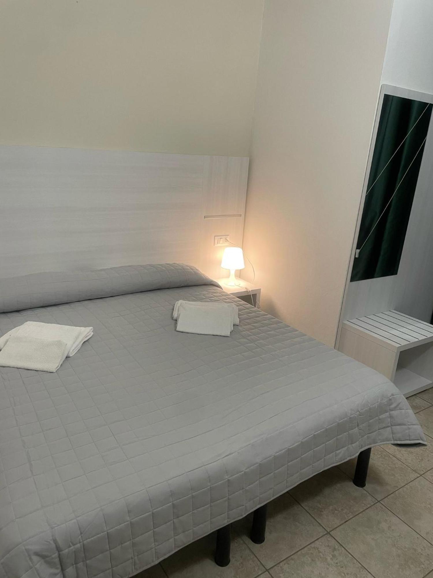 Hotel Zeus ميكيلي المظهر الخارجي الصورة