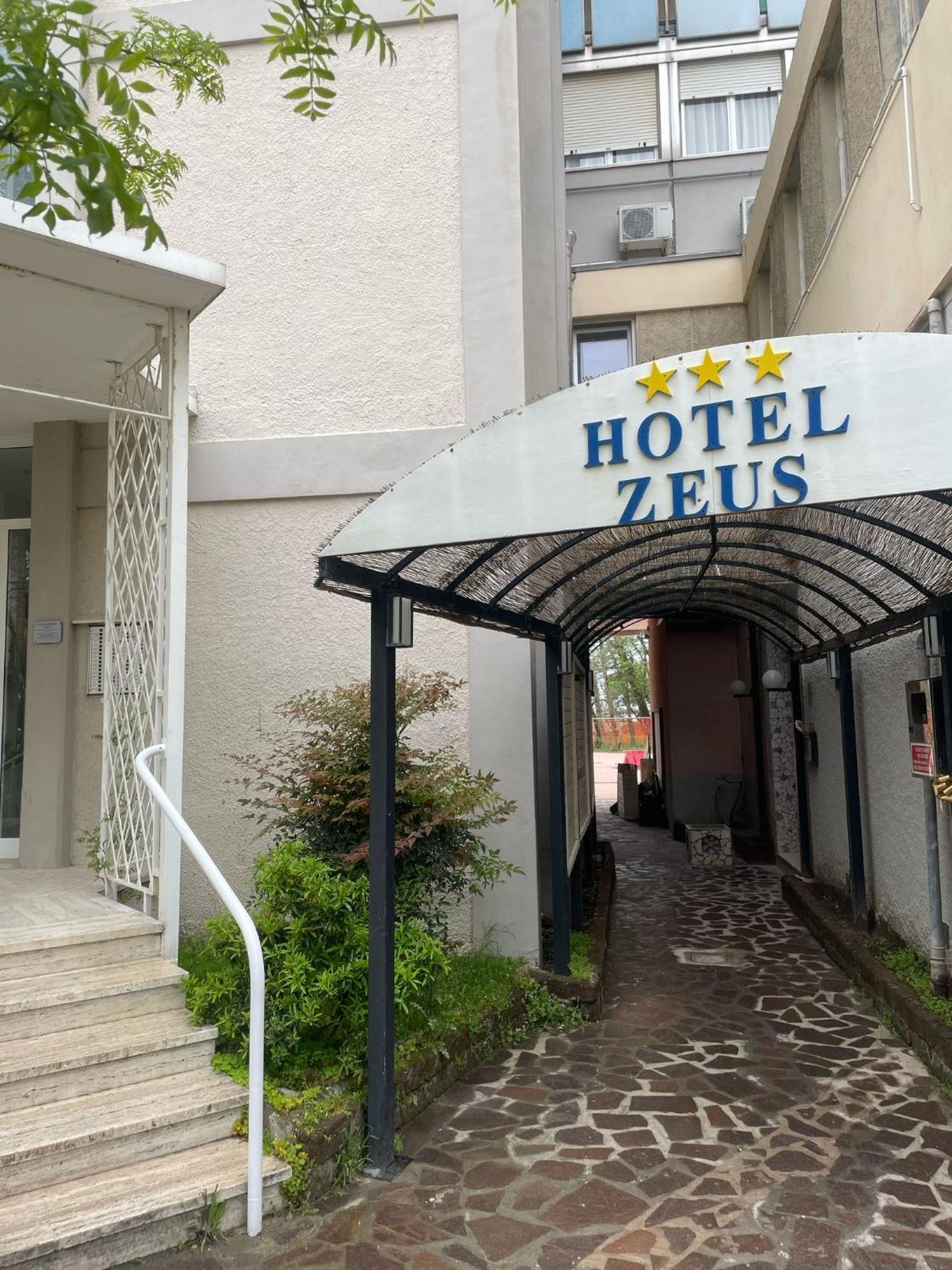 Hotel Zeus ميكيلي المظهر الخارجي الصورة